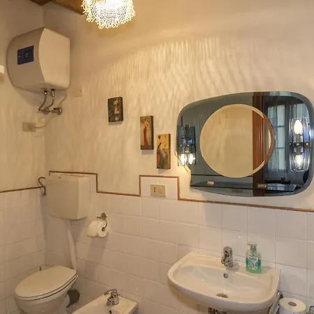 לינה וארוחת בוקר Due Borghi פיזה