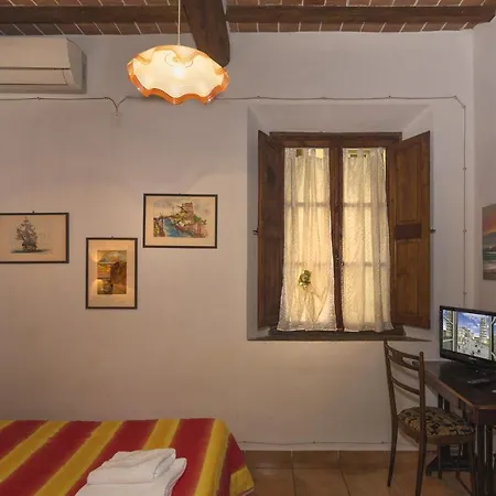 Due Borghi Oda ve Kahvaltı Pisa