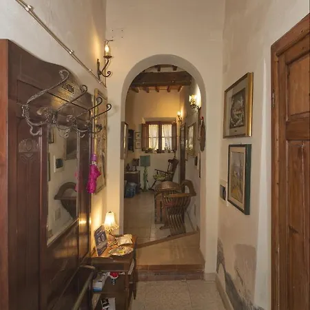 Due Borghi לינה וארוחת בוקר