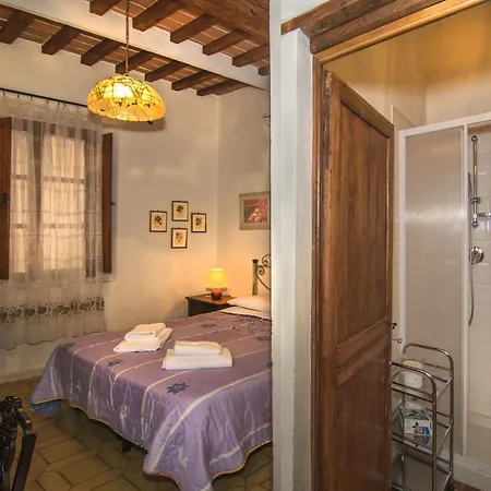 Due Borghi לינה וארוחת בוקר 3*