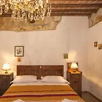 Due Borghi Oda ve Kahvaltı Pisa