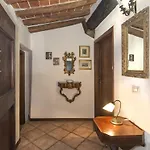 Due Borghi Oda ve Kahvaltı Pisa